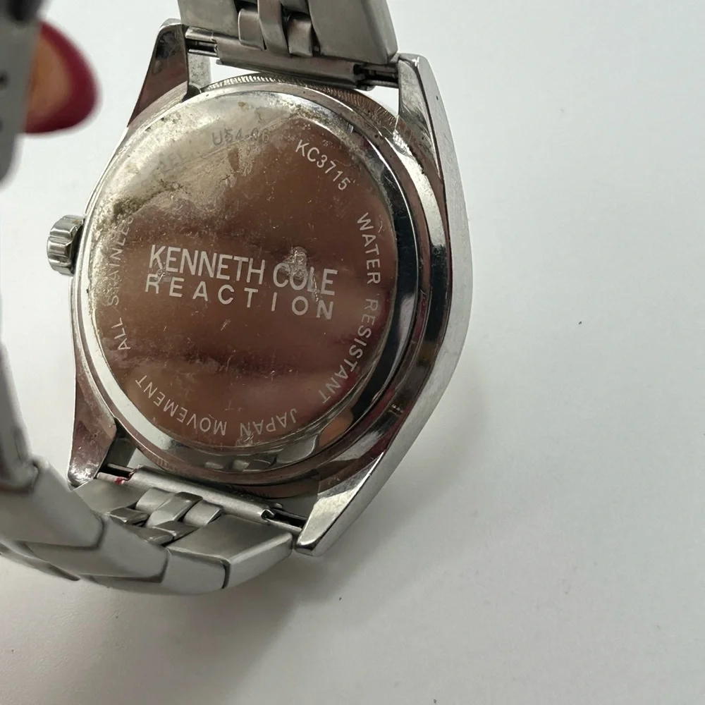 Kenneth Cole Reaction Silver Men's watch with new battery #593